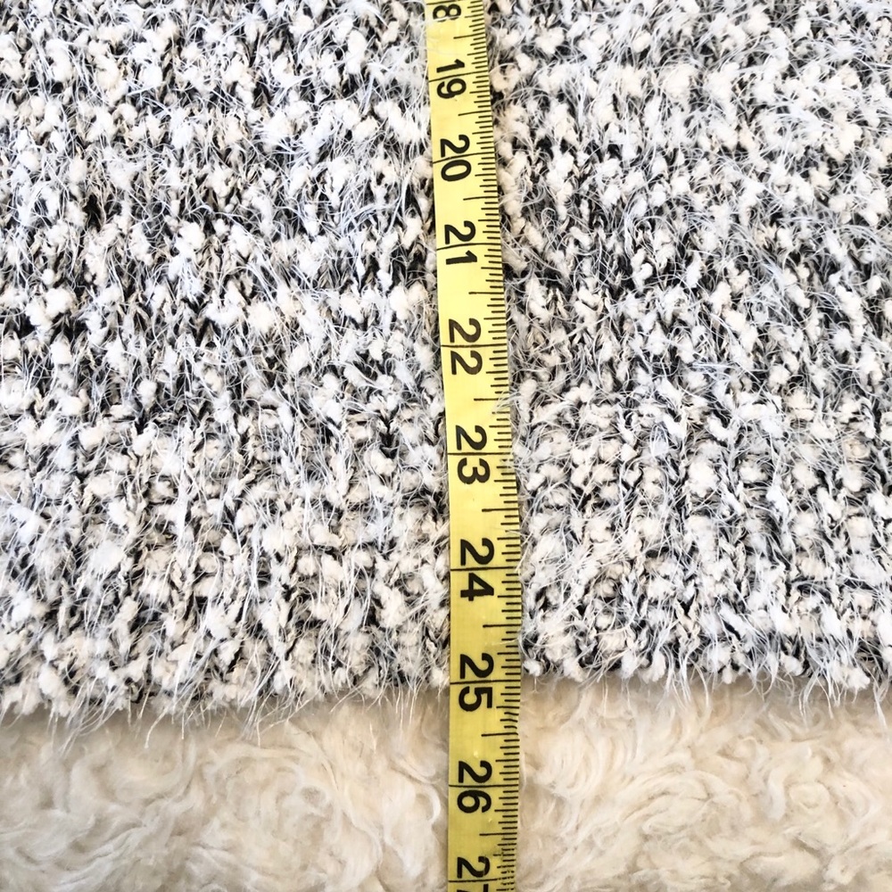 SO Oversized V-Neck Fuzzy Sweater - Picture 7 of 7
